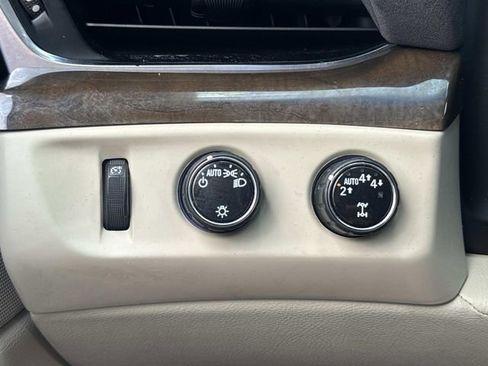Used 2019 Cadillac Escalade Luxury AWD/4WD image 25