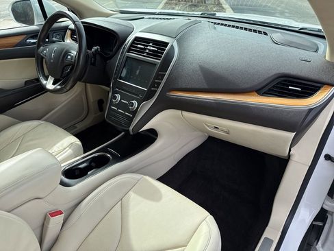 Used 2016 Lincoln MKC Reserve image 16