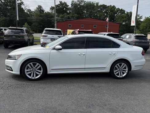 Used 2017 Volkswagen Passat 1.8T SE FWD image 6
