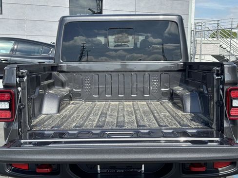 New 2026 Jeep Gladiator Rubicon w/ Steel Power Dome Hood Package AWD/4WD image 29