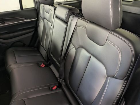 New 2025 Jeep Grand Cherokee Limited w/ Black Appearance Package RWD image 12