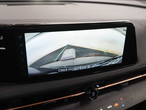 Used 2023 Nissan Ariya FWD image 21