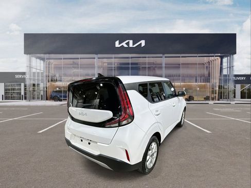 Used 2024 Kia Soul LX w/ Option Group 015 image 8