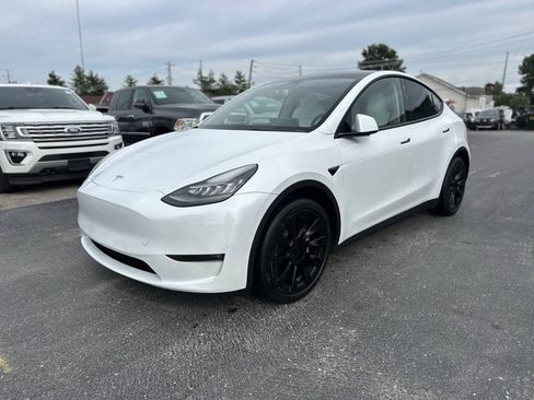 Used 2021 Tesla Model Y Long Range AWD/4WD image 3