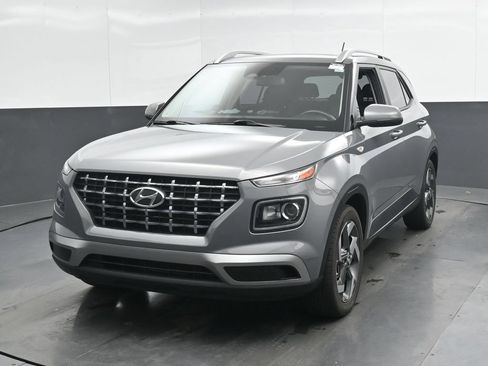 Certified 2023 Hyundai Venue SEL FWD image 6