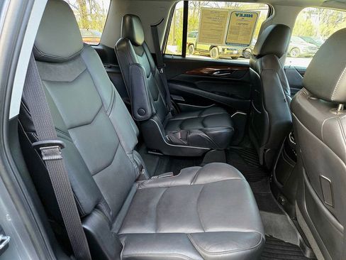 Used 2019 Cadillac Escalade Premium Luxury image 29