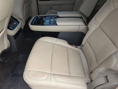 Used 2018 Lincoln Navigator Reserve w/ Technology Package image 19