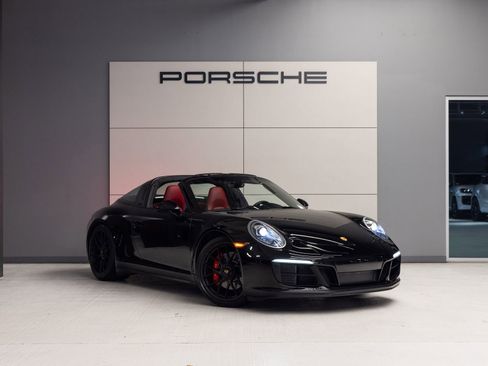 Certified 2019 Porsche 911 Targa 4 GTS AWD/4WD image 11