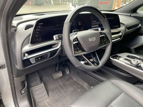 Used 2024 Cadillac Lyriq Luxury w/ LPO, Floor Liner Package AWD/4WD image 2