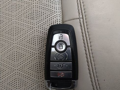 Used 2020 Ford Explorer Platinum AWD/4WD image 32