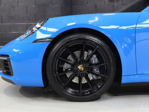 Used 2022 Porsche 911 Carrera image 4