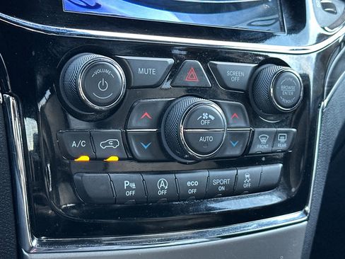 Certified 2020 Jeep Grand Cherokee Limited w/ Luxury Group II image 21