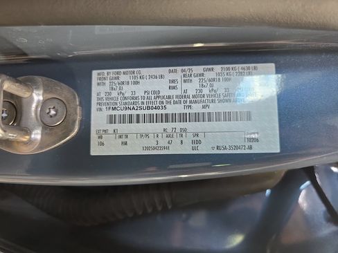 Used 2025 Ford Escape ST-Line Select AWD/4WD image 34