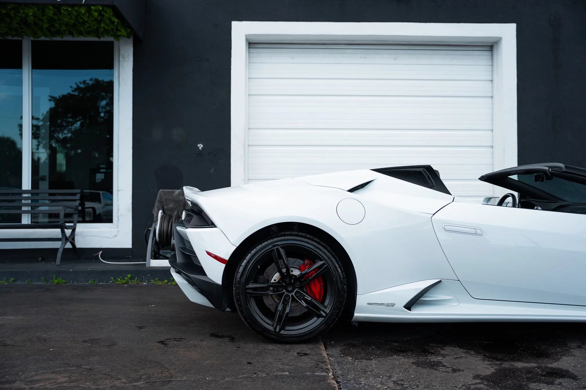 Used 2021 Lamborghini Huracan EVO RWD image 6