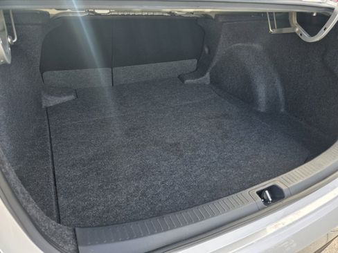 Used 2025 Toyota Corolla LE image 12