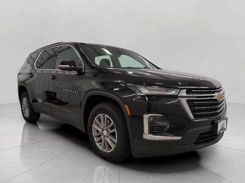Used 2023 Chevrolet Traverse LT w/ Rear Camera Mirror Package AWD/4WD image 1