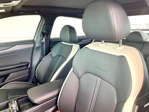 Used 2025 Kia K5 GT-Line w/ GT-Line Premium Package FWD image 12