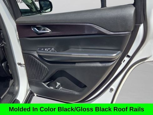 Used 2023 Jeep Grand Cherokee L Laredo image 18