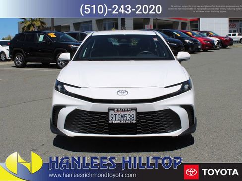 Certified 2025 Toyota Camry SE w/ Convenience Package image 4