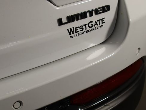 Used 2023 Jeep Grand Cherokee Limited w/ Black Appearance Package image 44