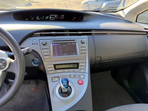 Used 2013 Toyota Prius Two image 18
