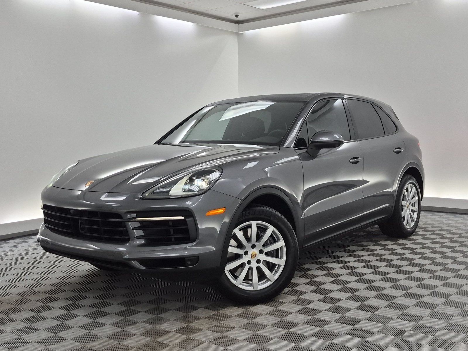 Used 2021 Porsche Cayenne AWD/4WD image 1