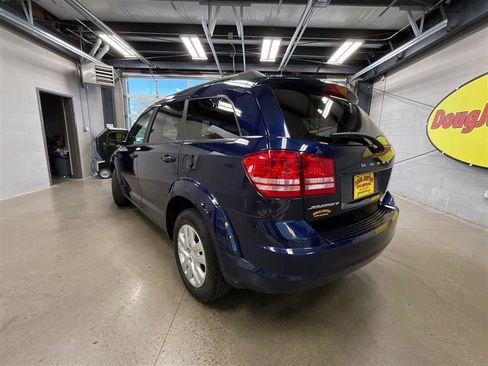 Used 2017 Dodge Journey SE image 3