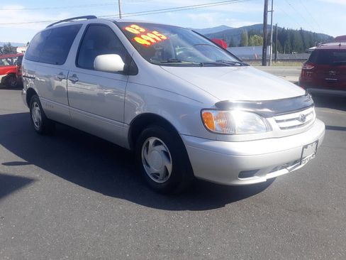 Used 2003 Toyota Sienna LE image 1