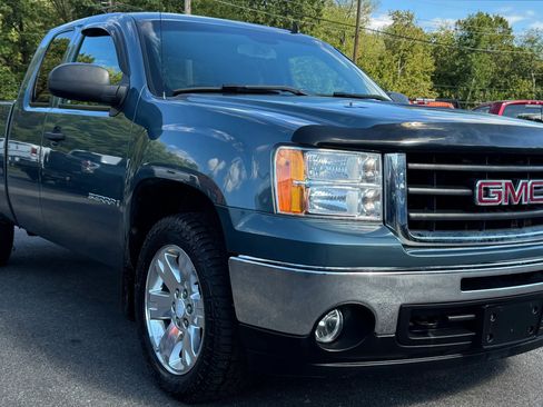 Used 2009 GMC Sierra 1500 SLE w/ Pro Grade Package AWD/4WD image 4