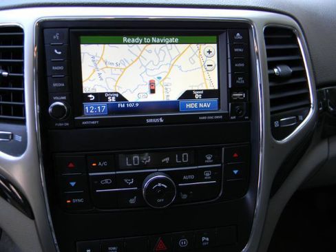 Used 2012 Jeep Grand Cherokee Laredo AWD/4WD image 21
