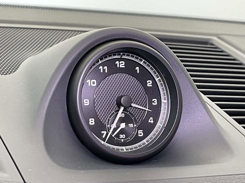 New 2026 Porsche Macan image 28