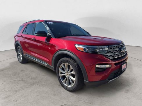 Used 2022 Ford Explorer Limited w/ Equipment Group 301A AWD/4WD image 3