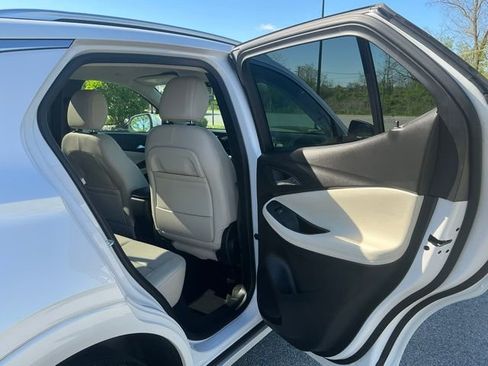 Used 2024 Buick Encore GX Avenir w/ Avenir Technology Package FWD image 22