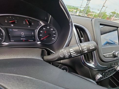Used 2023 Chevrolet Equinox LT AWD/4WD image 20