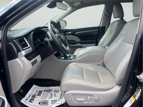 Used 2019 Toyota Highlander Limited AWD/4WD image 10