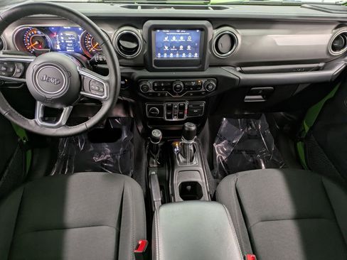 Used 2018 Jeep Wrangler Unlimited Sahara AWD/4WD image 24