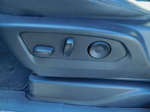 Used 2023 Chevrolet Suburban LT image 27