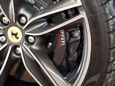 Used 2021 Ferrari Roma image 34