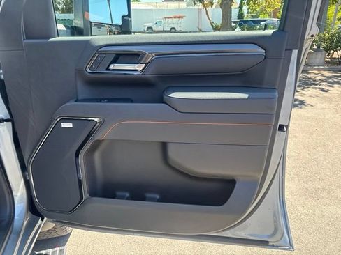 Used 2025 GMC Sierra 2500 AT4 w/ AT4 Premium Plus Package AWD/4WD image 40