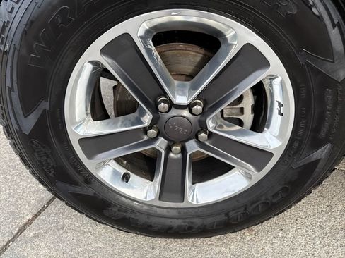 Used 2018 Jeep Wrangler Unlimited Sahara image 27