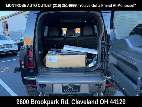 New 2025 Land Rover Defender 110 X-Dynamic SE image 42