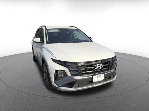 Used 2025 Hyundai Tucson SEL FWD image 3