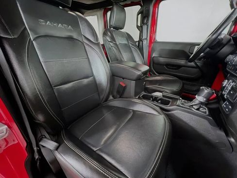 Used 2021 Jeep Wrangler Unlimited Sahara w/ Uconnect 4C Nav & Sound Group AWD/4WD image 28