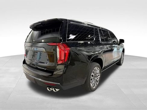 Used 2024 GMC Yukon XL Denali Ultimate AWD/4WD image 5