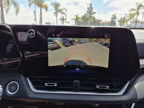 Used 2025 Chevrolet Equinox LT FWD image 18