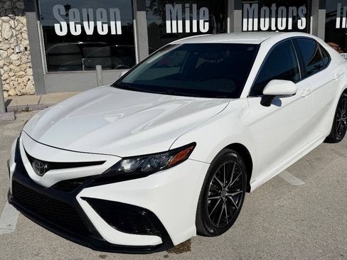 Used 2023 Toyota Corolla LE FWD image 1