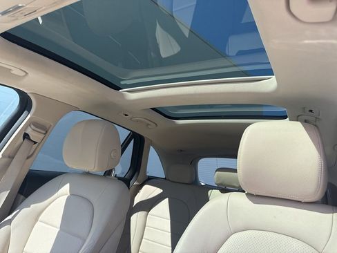 Used 2020 Mercedes-Benz GLC 300 4MATIC image 32