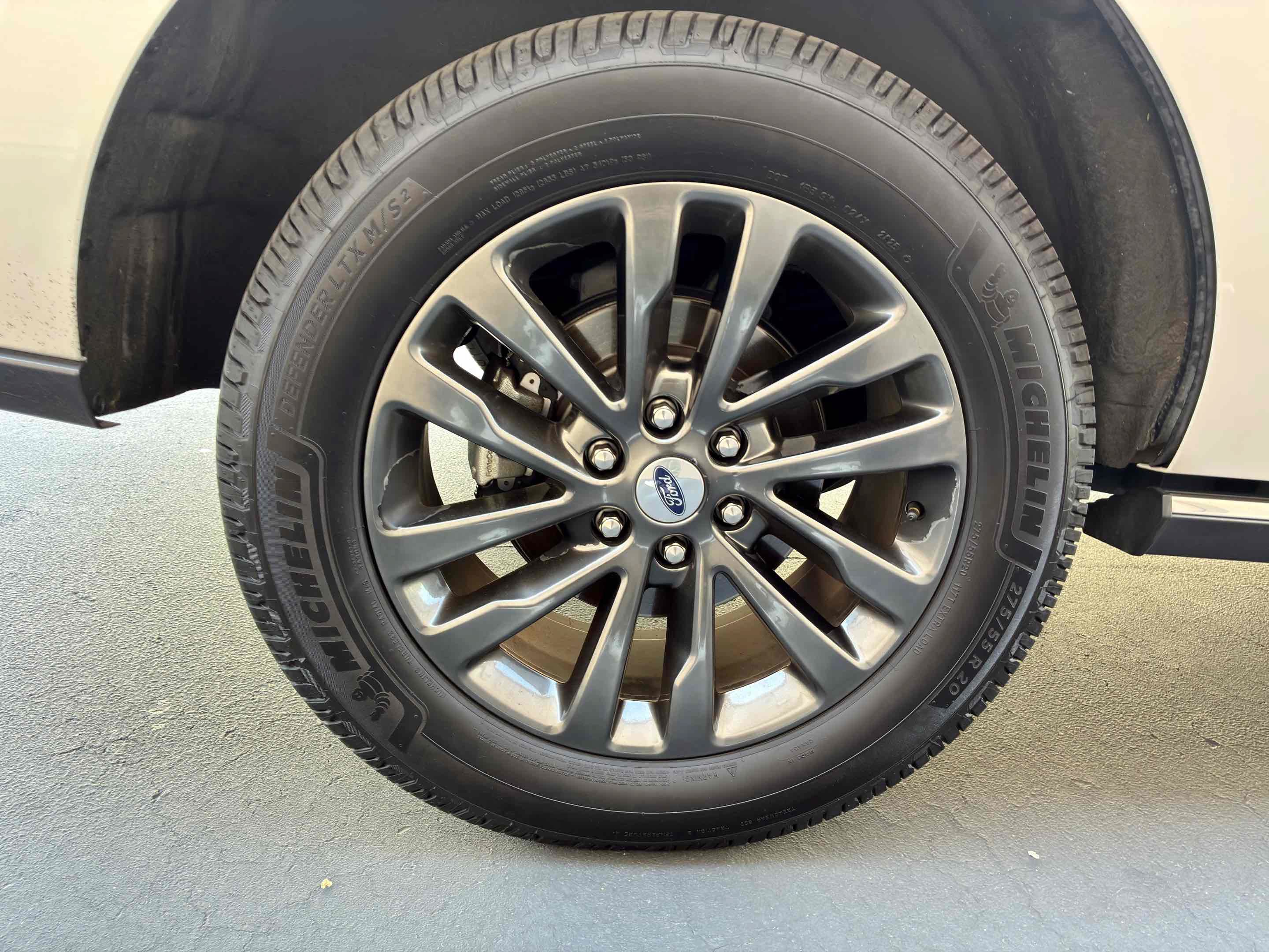 Used 2019 Ford Expedition Limited w/ Equipment Group 301A AWD/4WD image 13