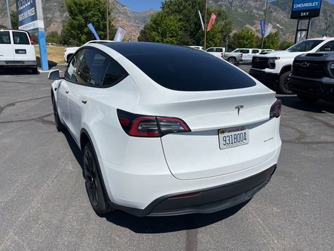Used 2023 Tesla Model Y Long Range AWD/4WD image 10