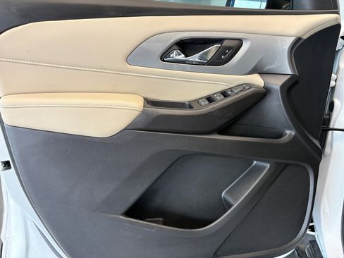 Used 2022 Chevrolet Traverse LS image 27